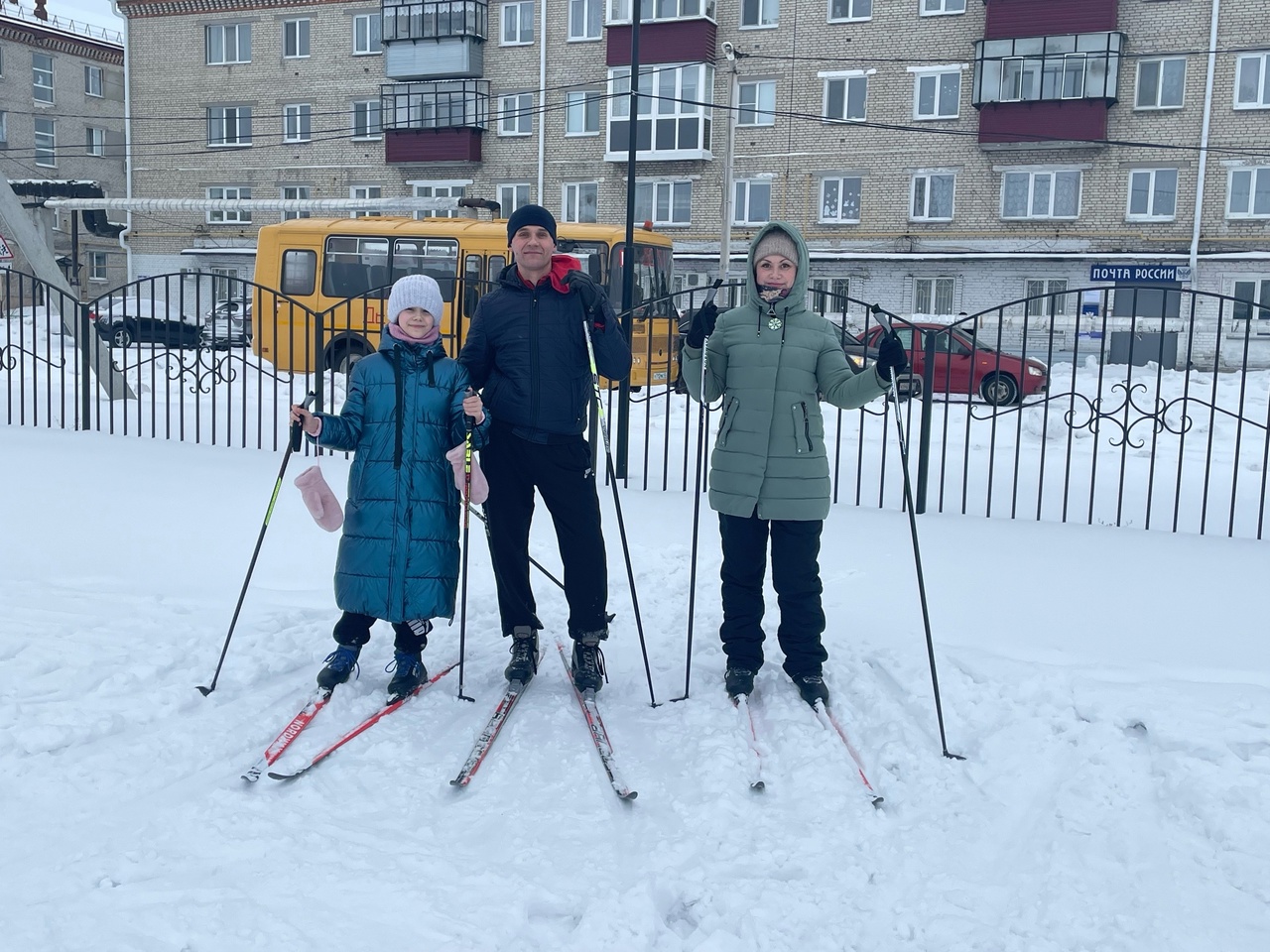 Семейные соревнования по лыжам.