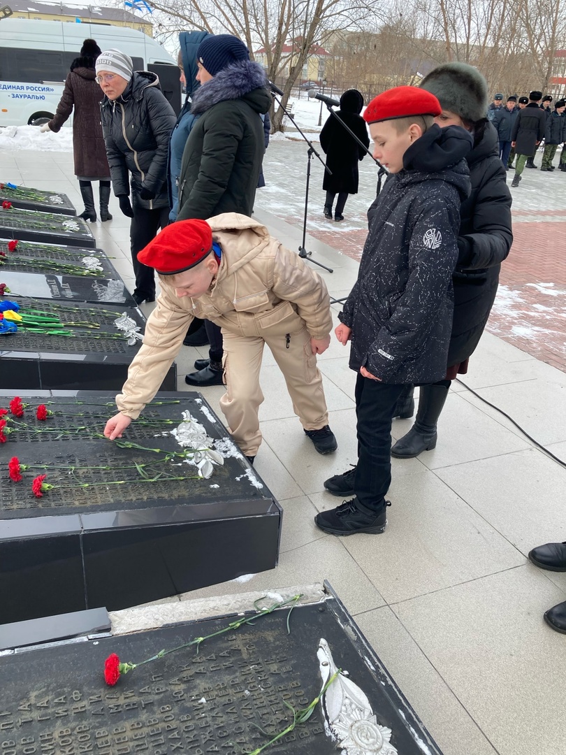 Митинг, посвящённый 80-летию Сталинградской битвы.